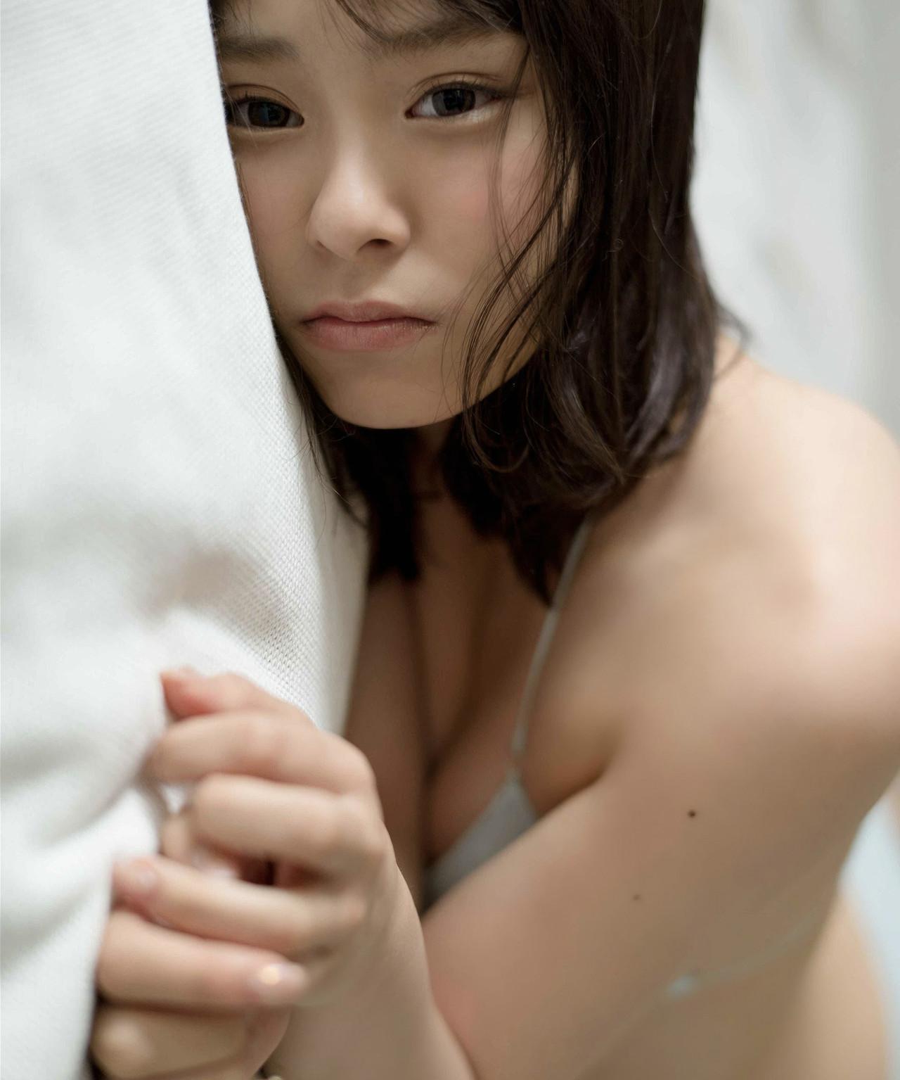 Rena Sato 佐藤麗奈, 週プレ Photo Book 「不思議の国のさとれな」 Set.01(18)