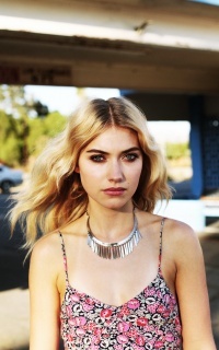 Imogen Poots LG6eqYS7_o