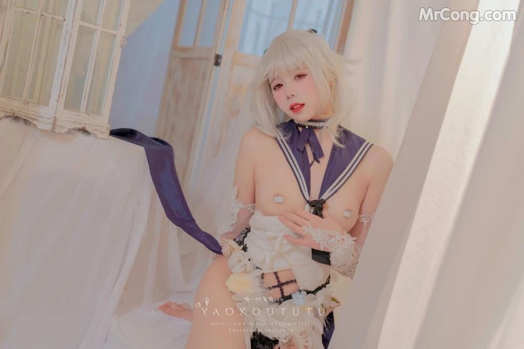 Coser@黏黏团子兔: 梳妆的大小姐 - 可畏 (57 photos)