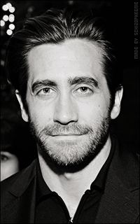 Jake Gyllenhaal - Page 3 9XbS5OtX_o