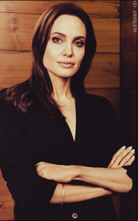 Angelina Jolie YAHfNX61_o