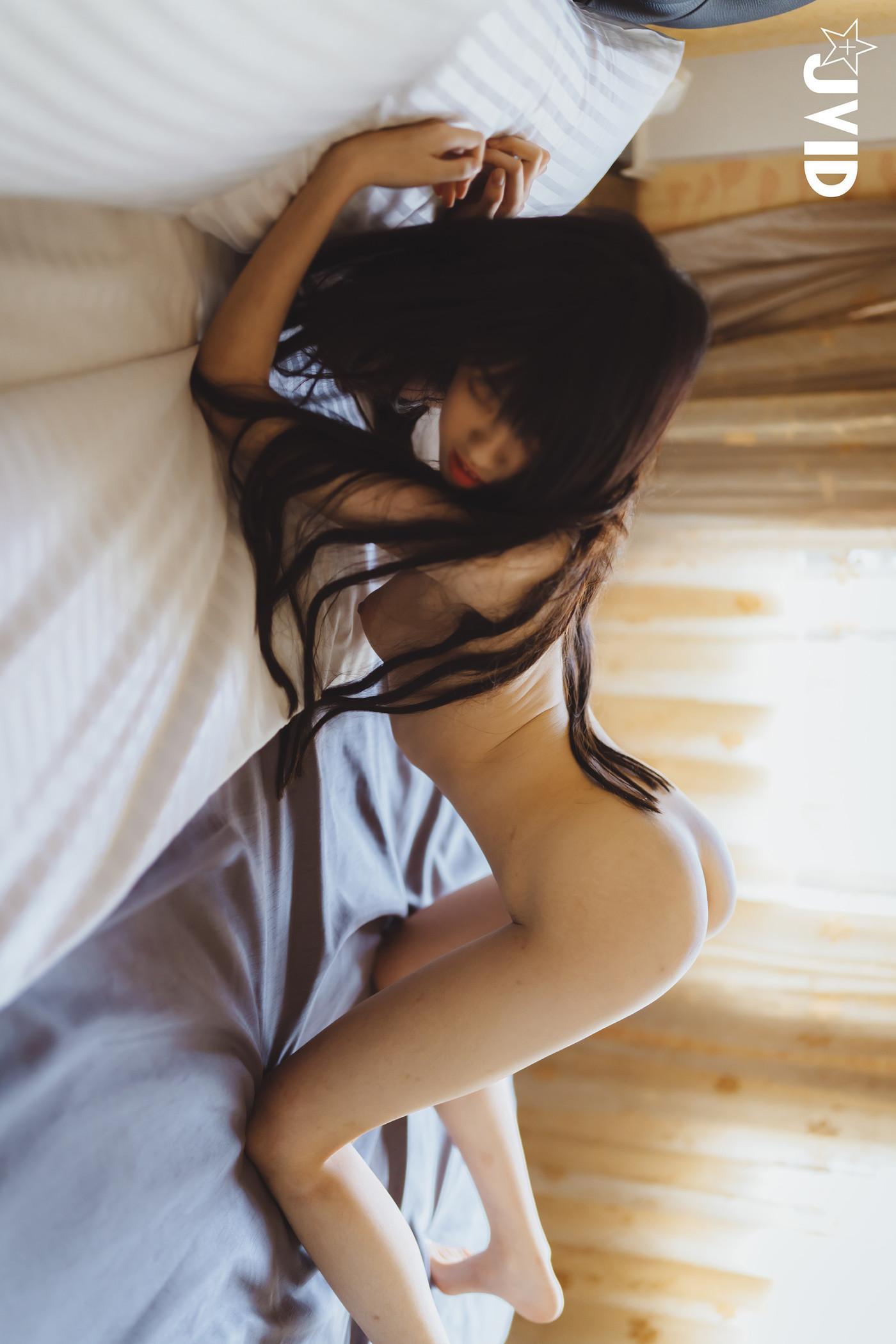 JVID 全裸無碼 18歲女高中生 缺錢全奉獻!!陪大家過好年~!! Set.02(12)