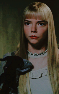 Anya Taylor Joy JCDM053u_o