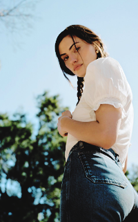 Phoebe Tonkin VvkS4Z7Q_o