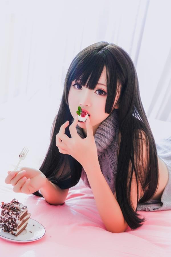 Cosplay面饼仙儿–露背毛衣私房写真(1)