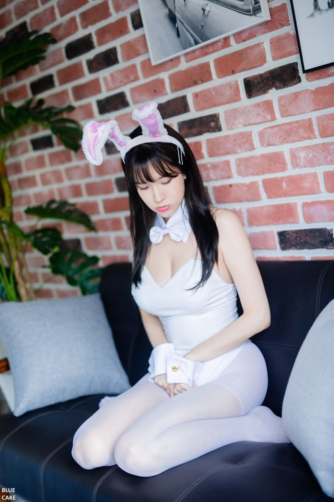 Lee Ahrin 이아린, [BLUECAKE] WHITE & BLACK BUNNY Set.01(2)