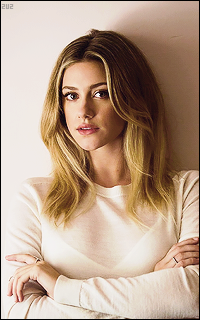 Lili Reinhart PGd5Ym9c_o