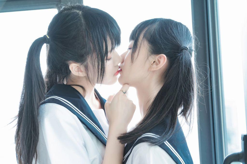 Coser @ 桜 桃 喵 Vol.047: 制服 双子 (38 photos)(17)
