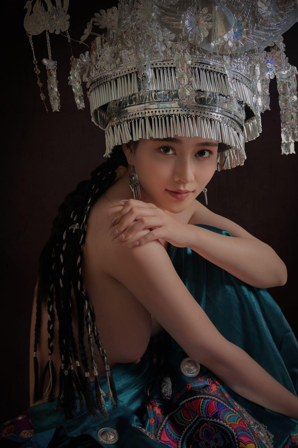 Coser@年年Nnian: 苗疆女孩 (50 photos)(39)