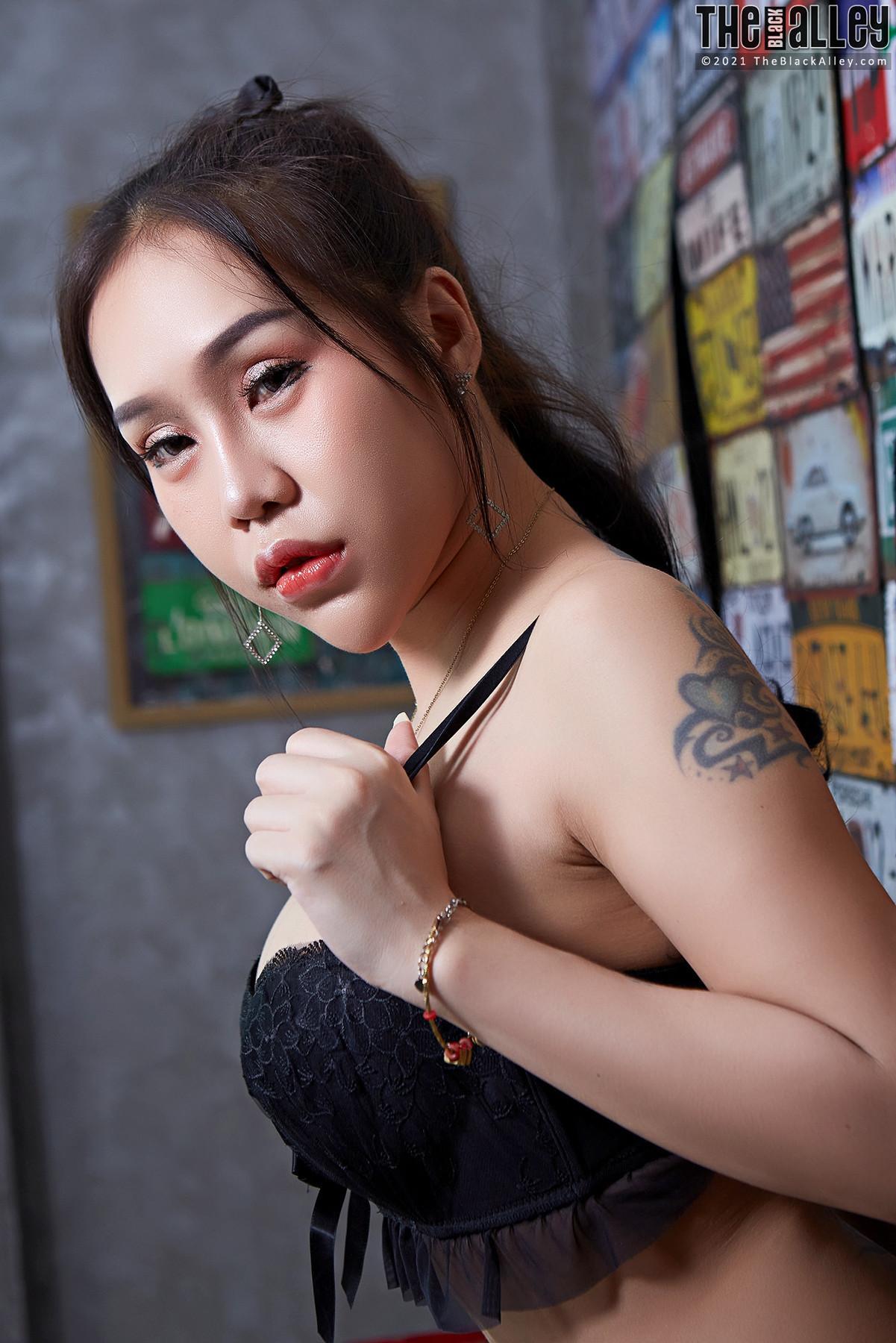 Parissa The Black Alley Photobook Set.07(7)