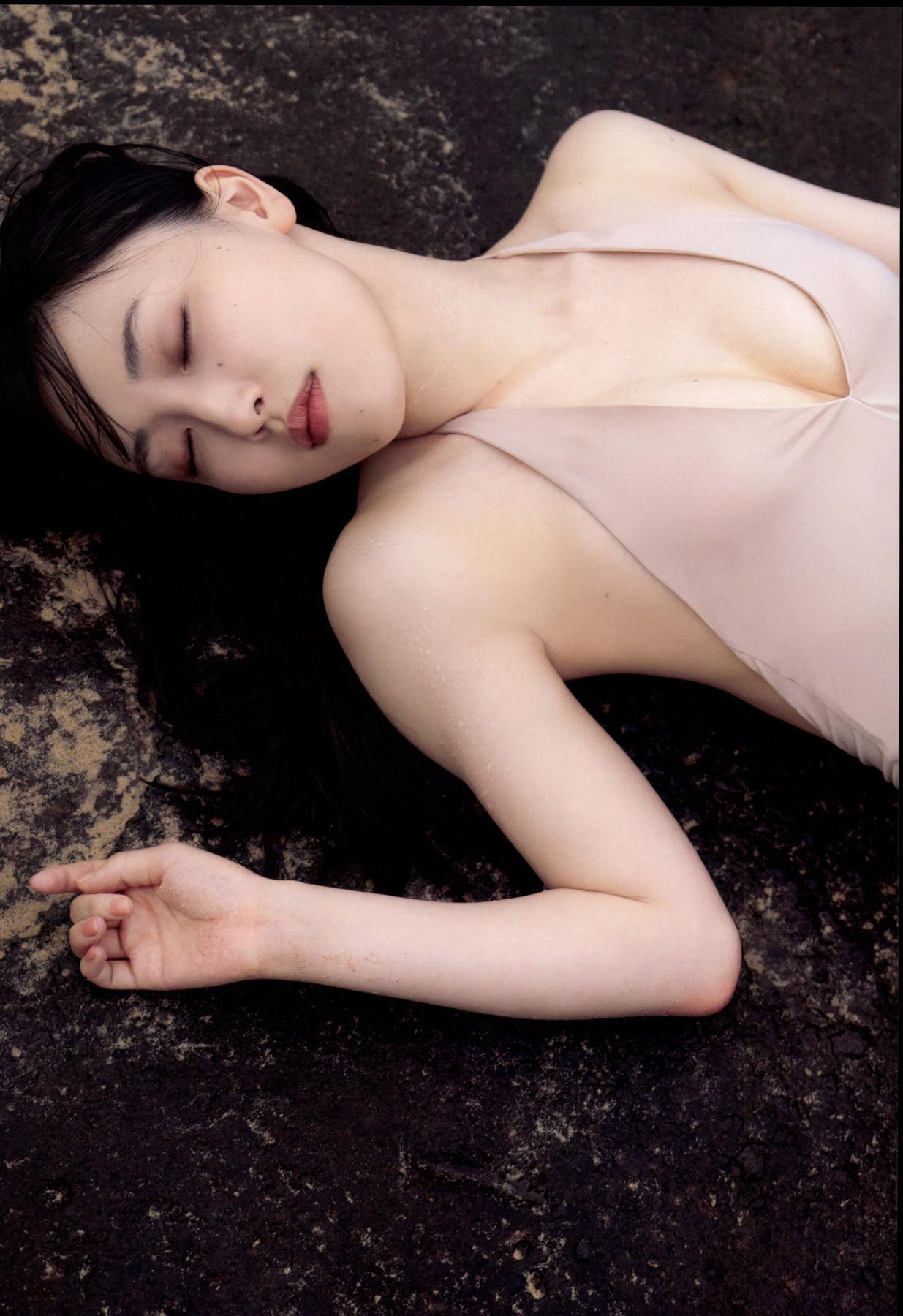 Mizuki Fukumura 譜久村聖, 写真集 「Last Scene」 Set.04(6)
