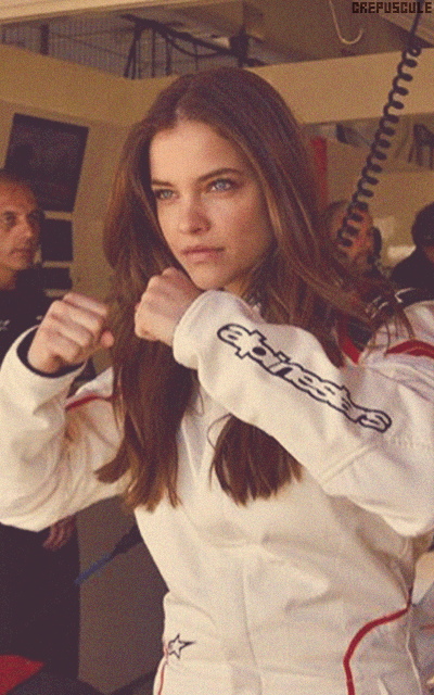 Barbara Palvin - Page 19 QrXqRR0C_o