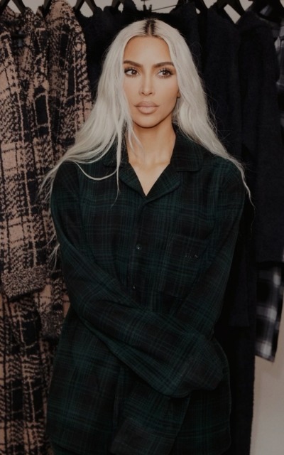 influ - Kim Kardashian ExgPoEhj_o