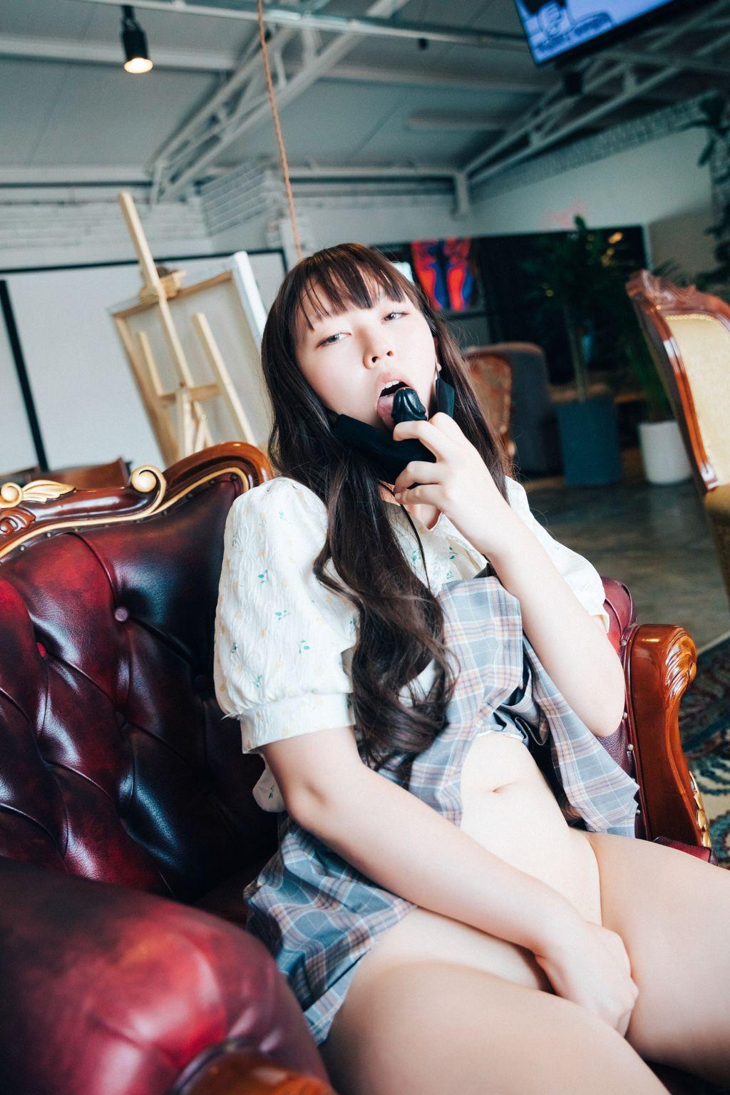 [Loozy] Mozzi (모찌): Pee Dog Play (104 photos )(74)