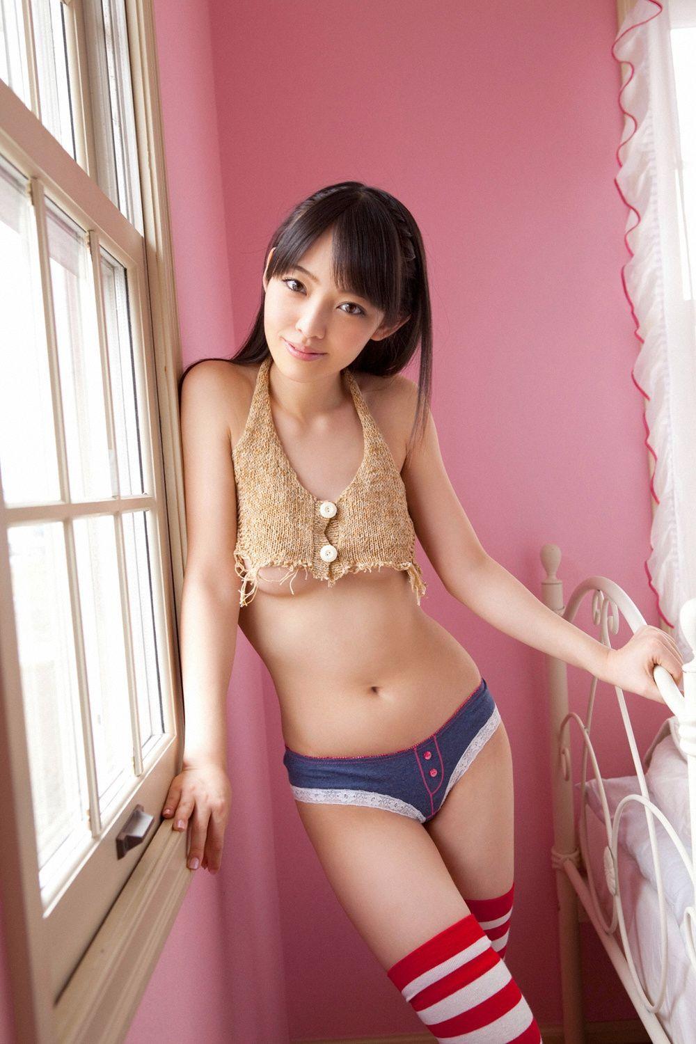 安藤遥《禁断のしなやかBODY》写真集 [YS Web] Vol.477