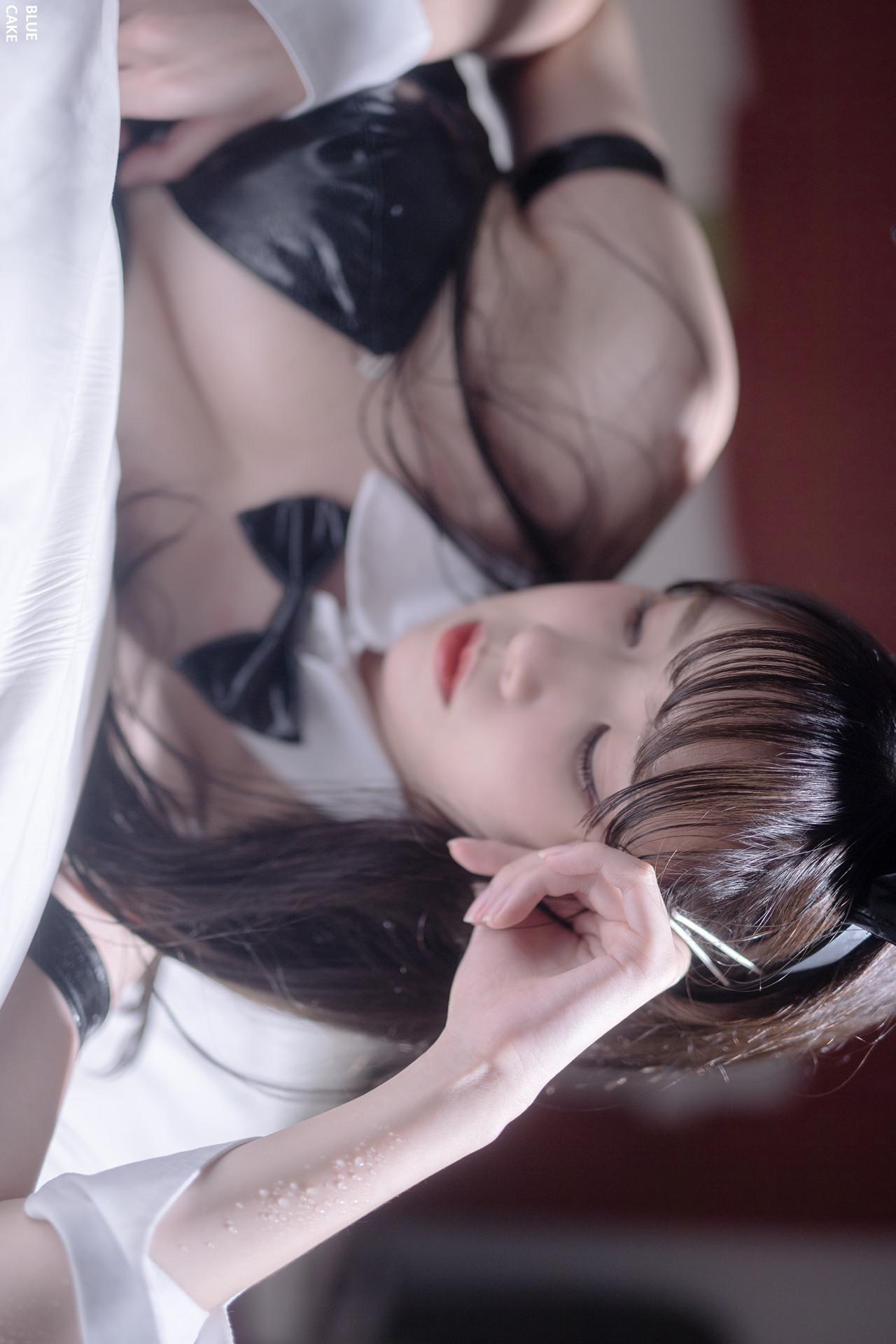 Lee Ahrin 이아린, BlueCake ‘White Black Bunny’ Set.02(26)