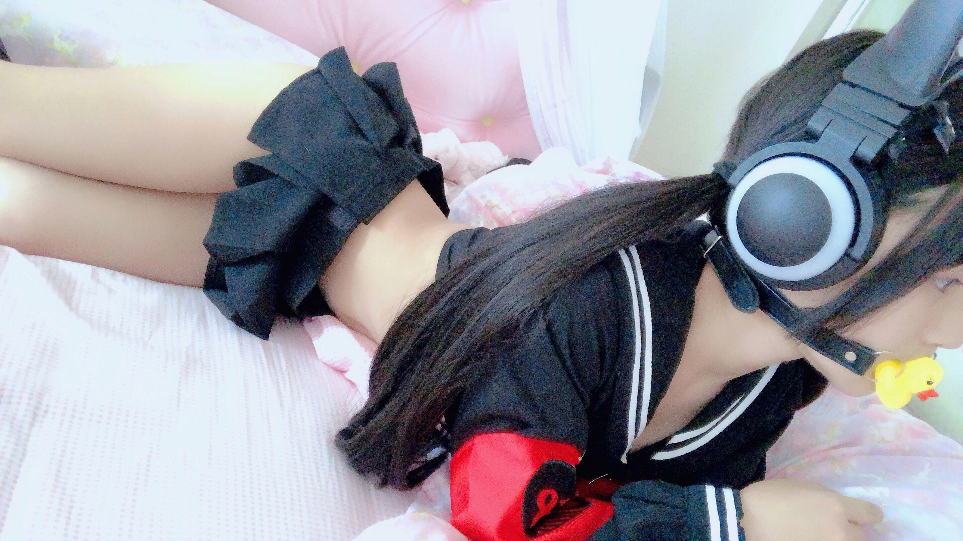 [网红COSER] 桜井宁宁 – 半乳制服 写真集(20)