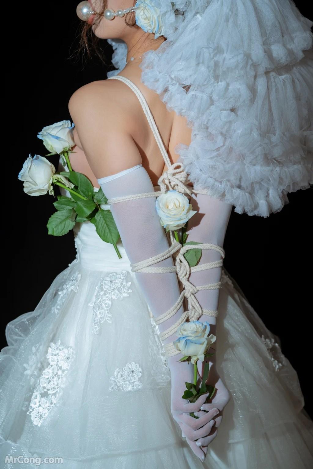 Coser@云溪溪 (Yunx1x1) Vol.060: 奶桃桃 月 (48 photos)(19)