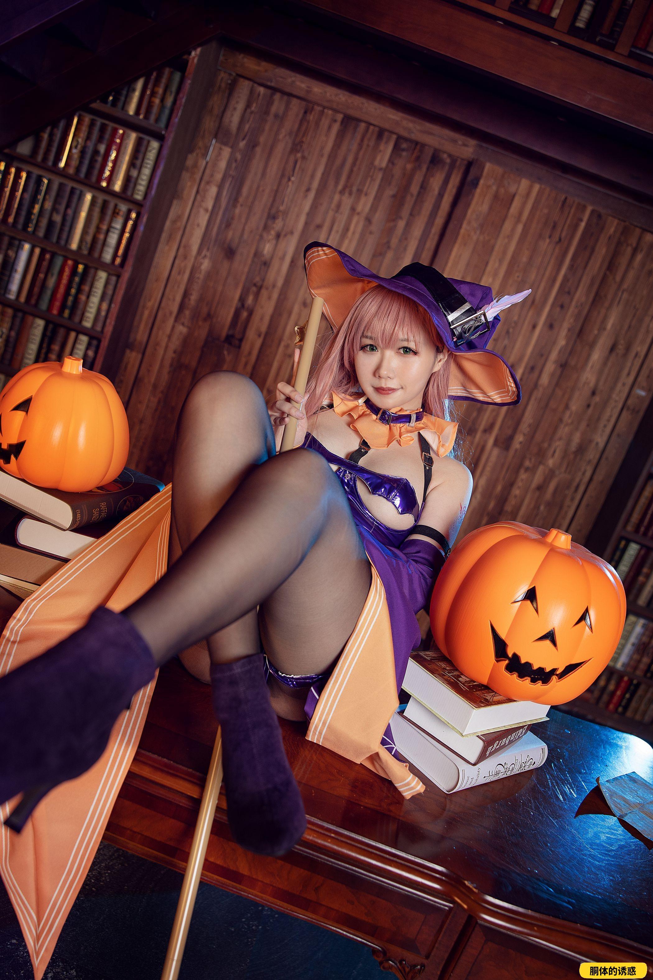 Makachan 麻花麻花酱 - Memphis Halloween (Azur Lane)