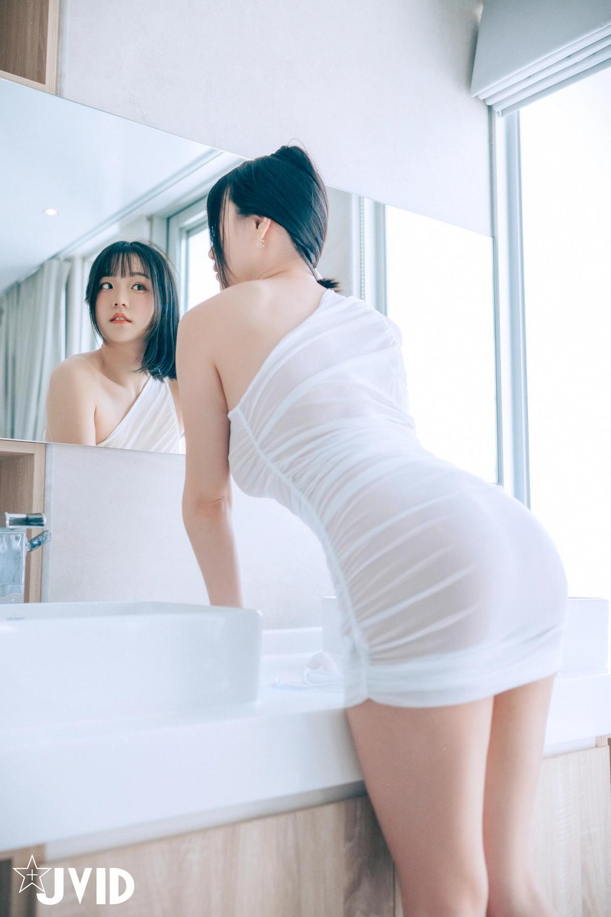 JVID Angela寶7 – 豪乳情婦の不倫旅行－寶七🫦跪舔肉棒的色色拜金萌妹🔥靈巧的舌頭舔來舔去😈 Set.02(21)