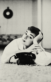Audrey Hepburn YOJUWU4Q_o