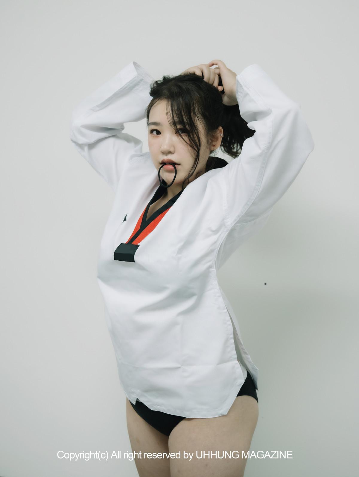 Jenn 젠, UHHUNG Magazine Vol.01 Taekwondo Set.03(8)