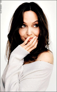 Angelina Jolie STIvjCeF_o
