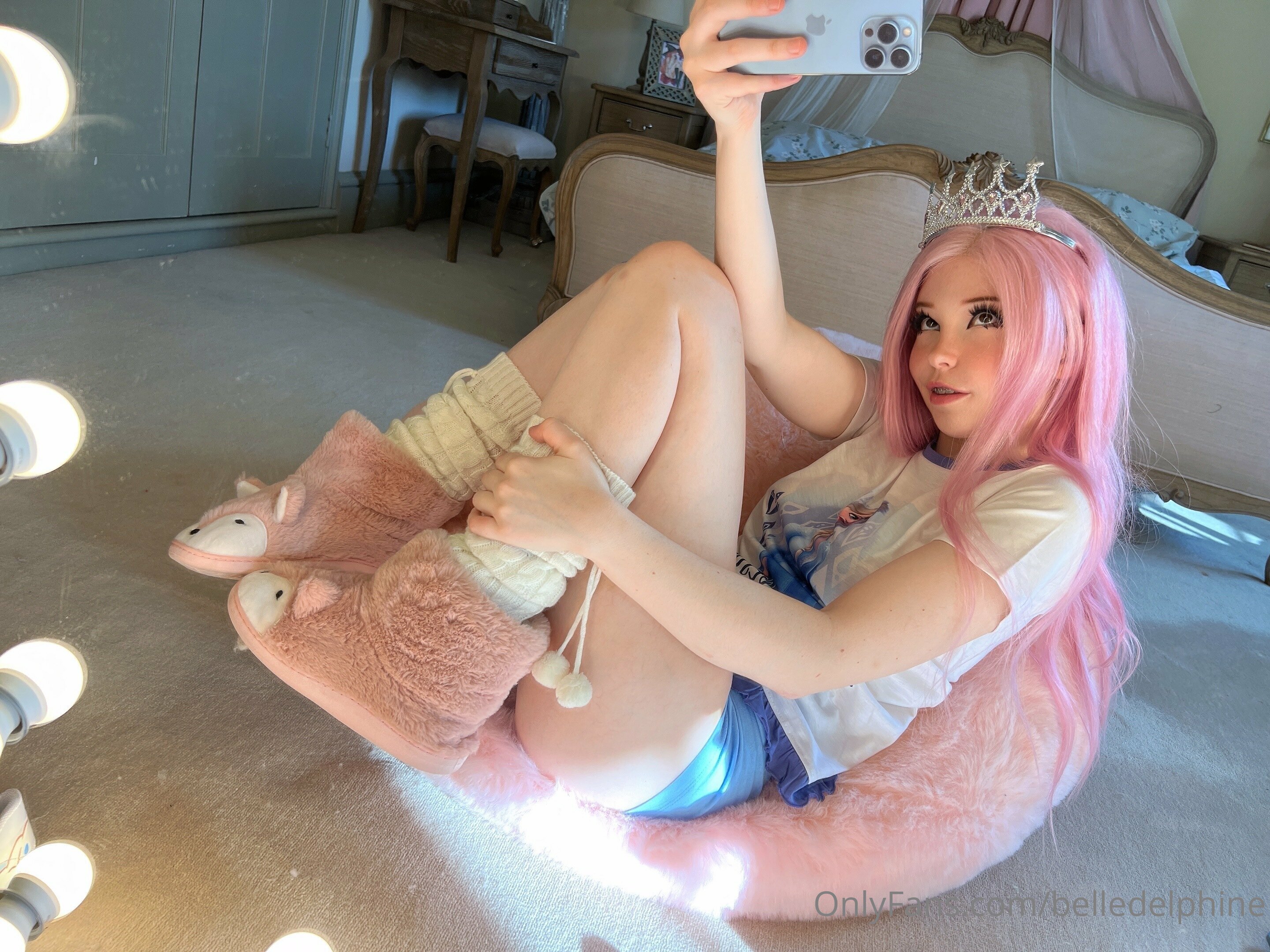 Belle Delphine Room