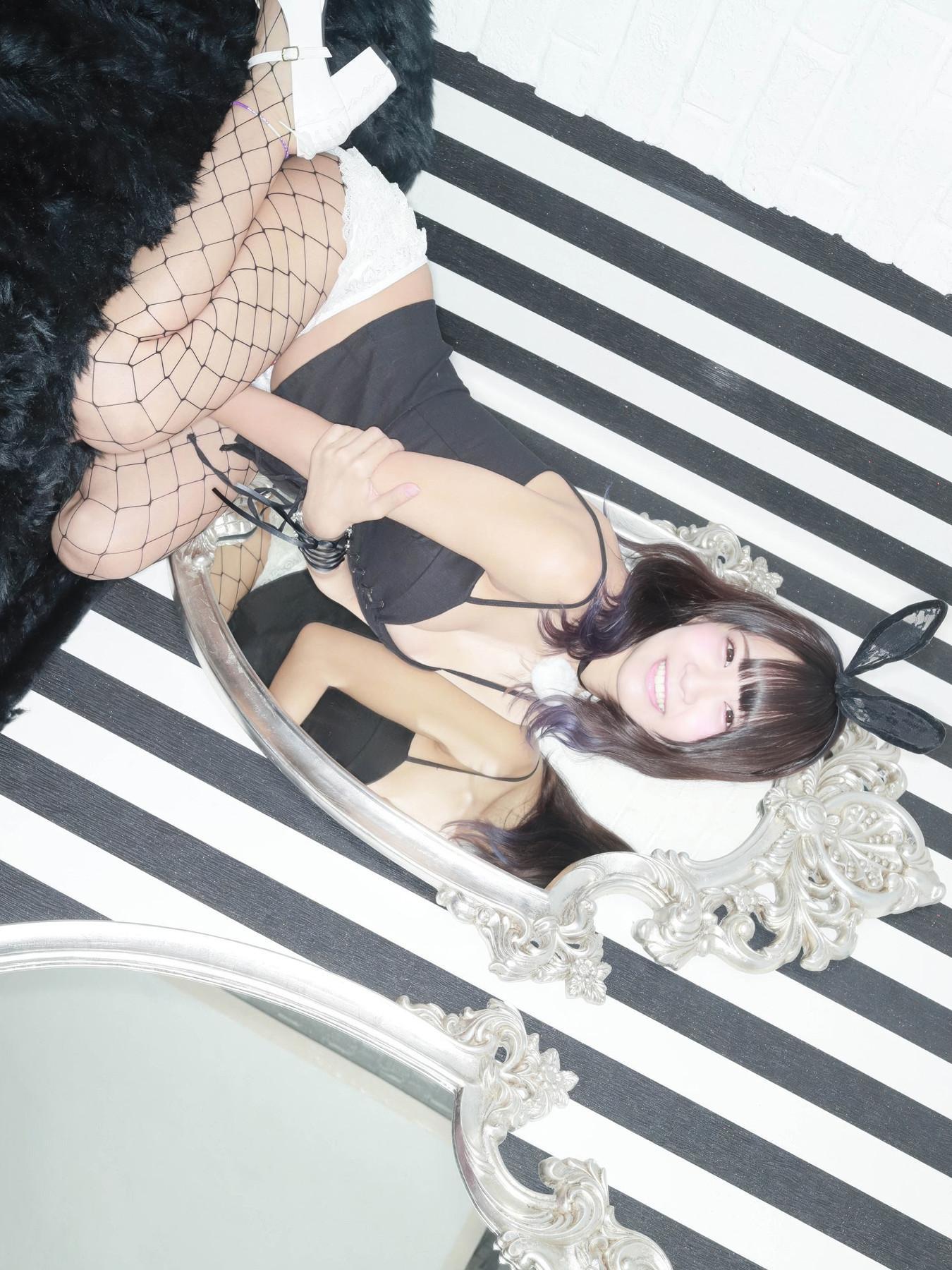 Kisumi Amau 天羽希純, 写真集 「ELFy BooKs vol.02」 Set.02(1)