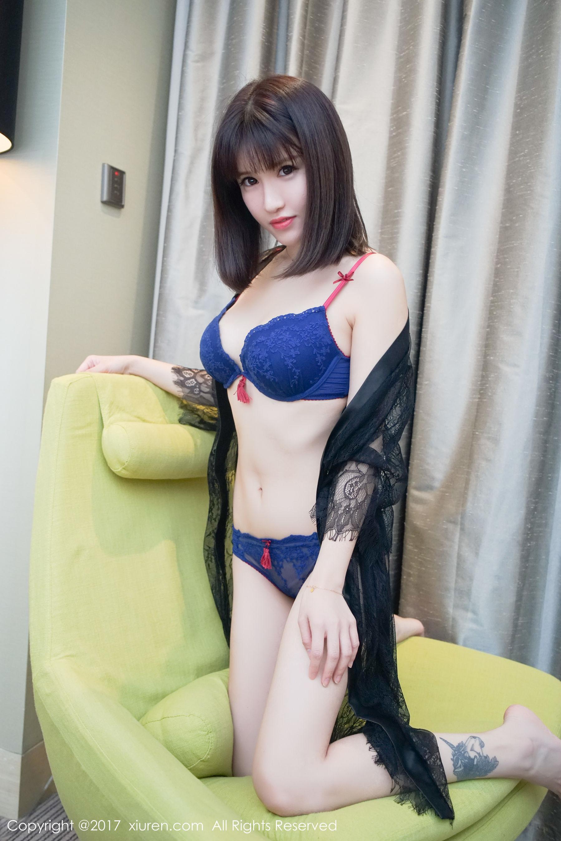 K8傲娇萌萌Vivian《黑色蕾丝魅惑》 [秀人网XIUREN] No.697 写真集(8)