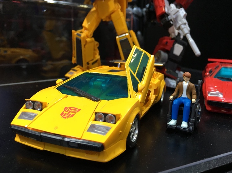 [Masterpiece] MP-39 Sunstreaker/Solo (jaune) ― MP-39+ Spinout/Échappé (rouge) ― MP-42 Cordon (blanc) - Page 2 FusQJ6aV_o