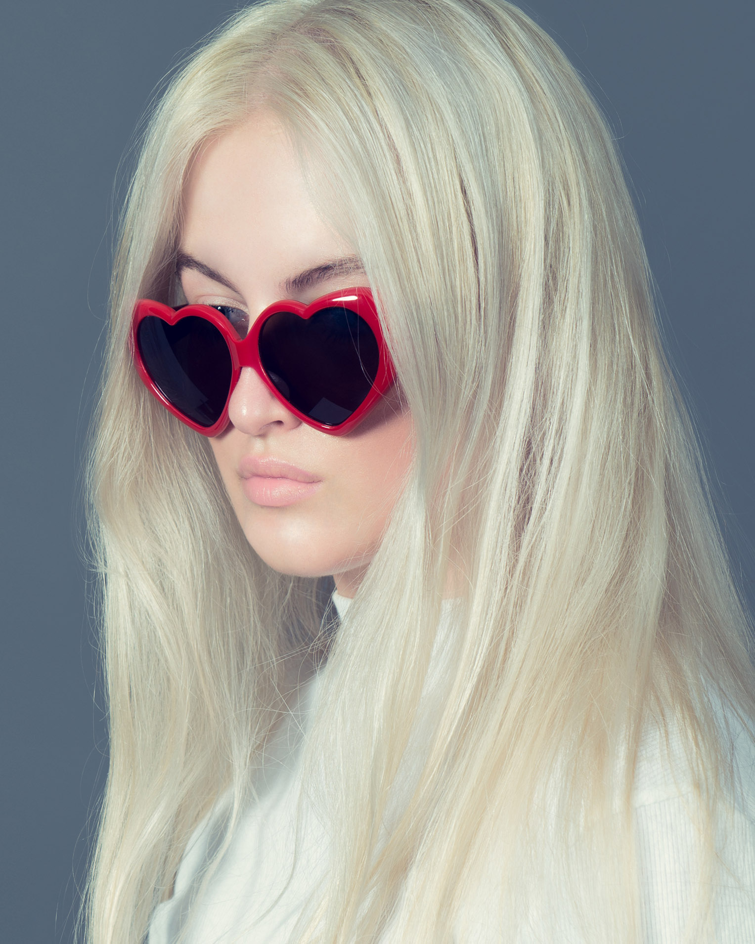 Shy Girl / Magdalena Rzazewska by Adam Trzaska / Kaltblut Magazine Shy Girl / Magdalena Rzazewska by Adam Trzaska / Kaltblut Magazine