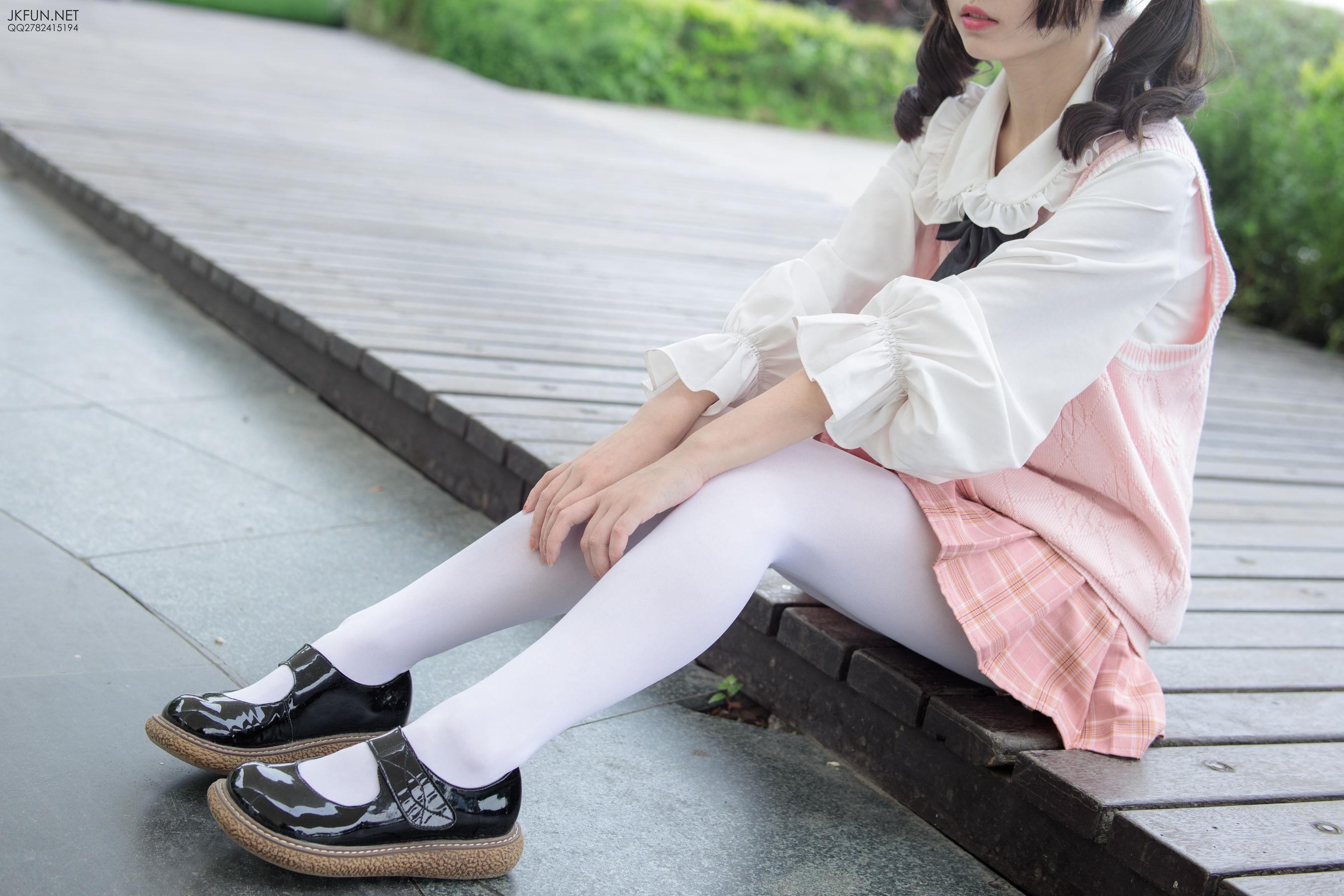 默陌《80D白丝》 [森萝财团] JKFUN-007 写真集(43)