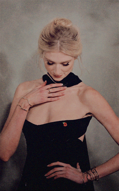 Elizabeth Debicki XlMIkxhr_o