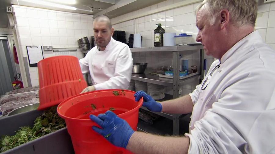 Celebrity MasterChef S15E00 A Recipe for Success 2 Out of the Frying Pan 720p WEB H264-iPlayerTV Celebrity MasterChef S15E00 A Recipe for Success 2 Out of the Frying Pan 720p WEB H264-iPlayerTV