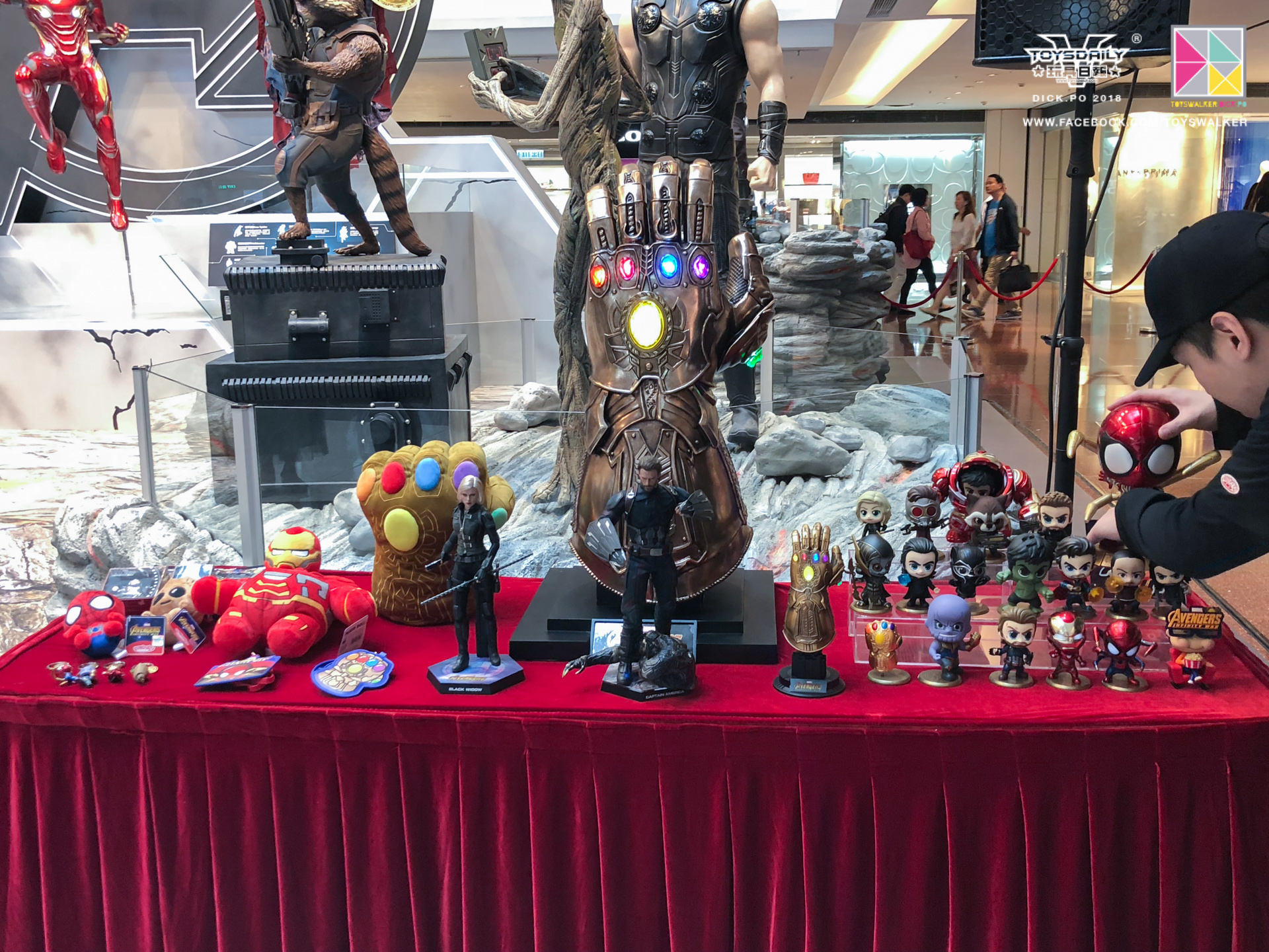 Exhibition Hot Toys : Avengers - Infinity Wars  GJBSLNmU_o
