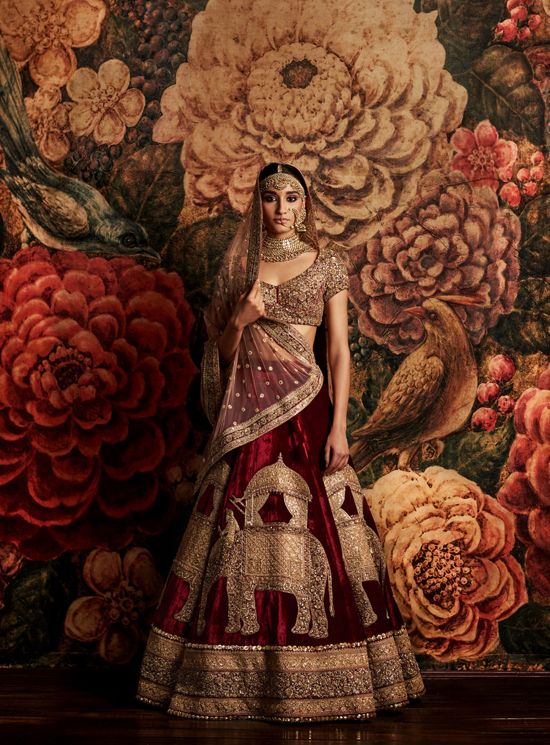 Национальные индийские костюмы в модных коллекциях дизайнера Sabyasachi Mukherji, фотограф Tarun Khiwal
