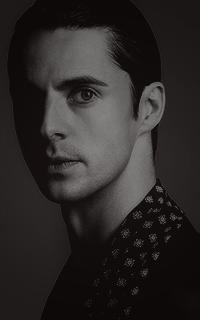 Matthew Goode  K6p9GHW6_o