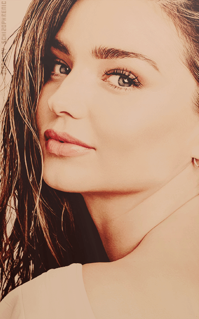 Miranda Kerr GLGritk8_o