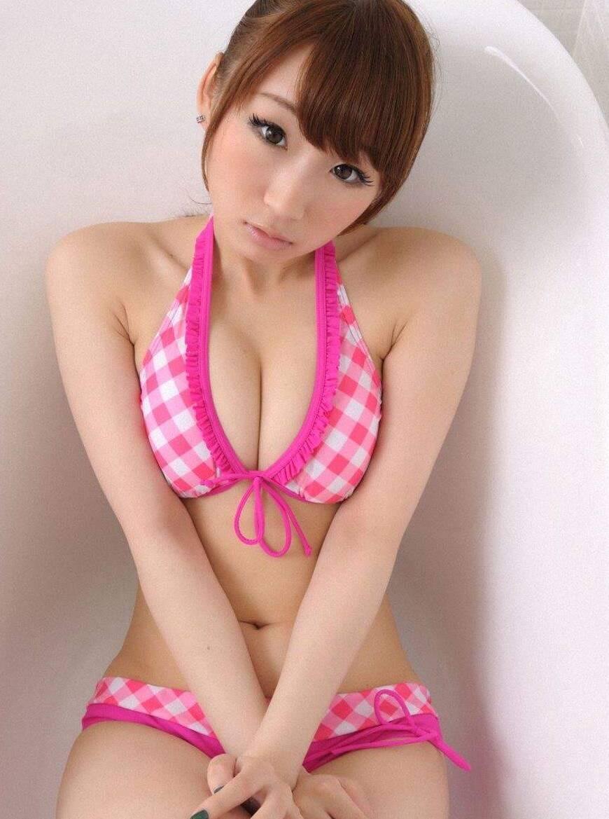 日本甜美少女浴室诱人摄影图(11)
