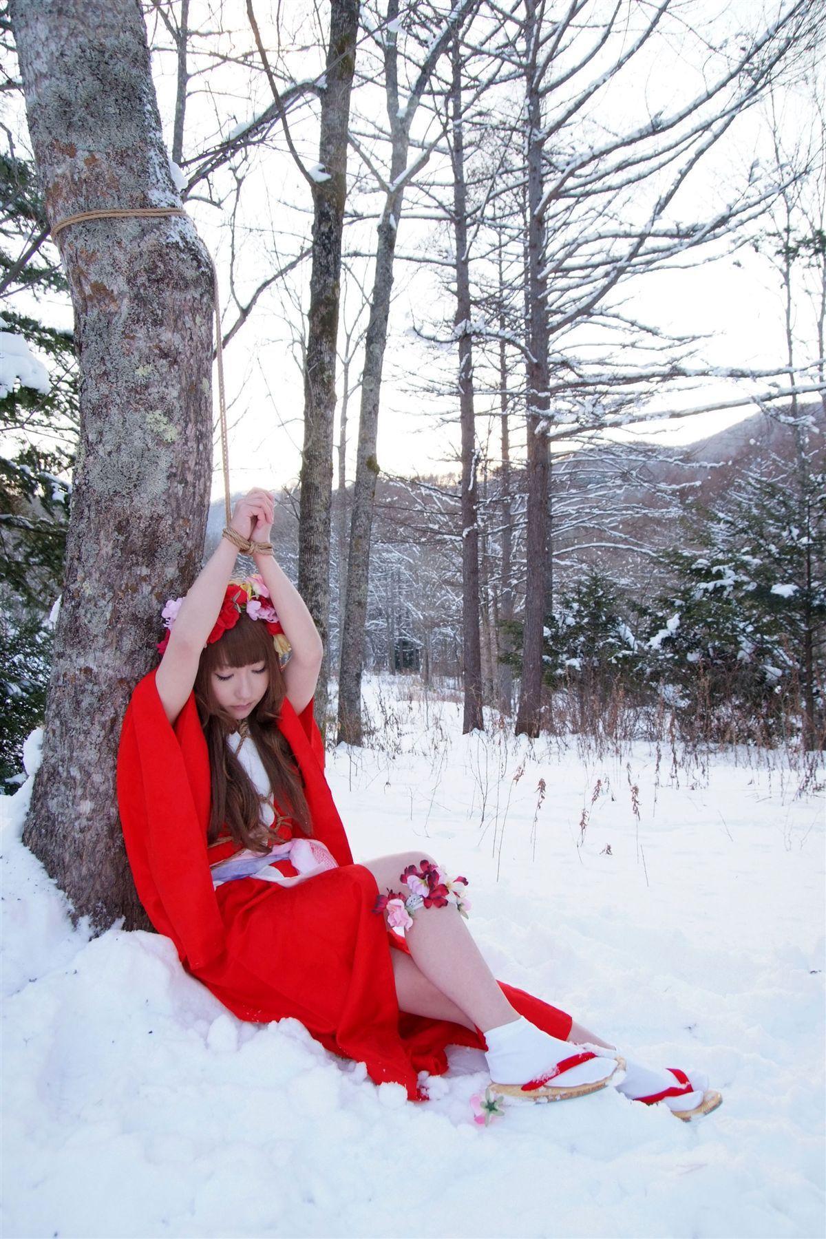 サク (绫香) 《霞んでく記憶の中に雪 貴方の為に祈つた》 写真集(88)