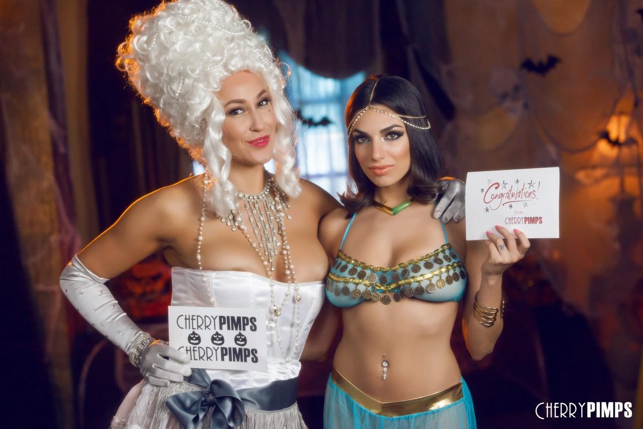 Goddesses Darcie Dolce & Ryan Keely tease with big tits in Halloween costumes(9)