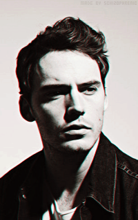 Sam Claflin WUs3HOHg_o