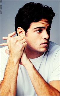 Noah Centineo Ph3E1rbZ_o