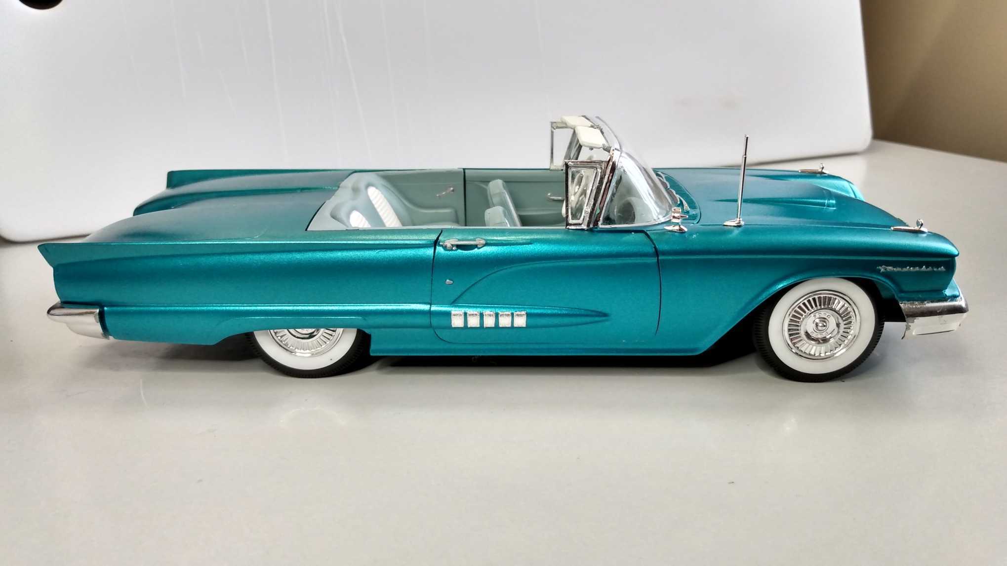 1:24 scale 1958 T-bird (