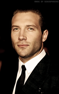 Jai Courtney RrvdyiBK_o