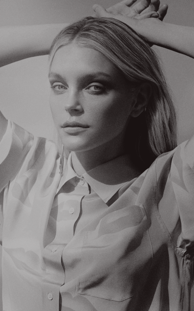 Jessica Stam Eq2iHs7I_o