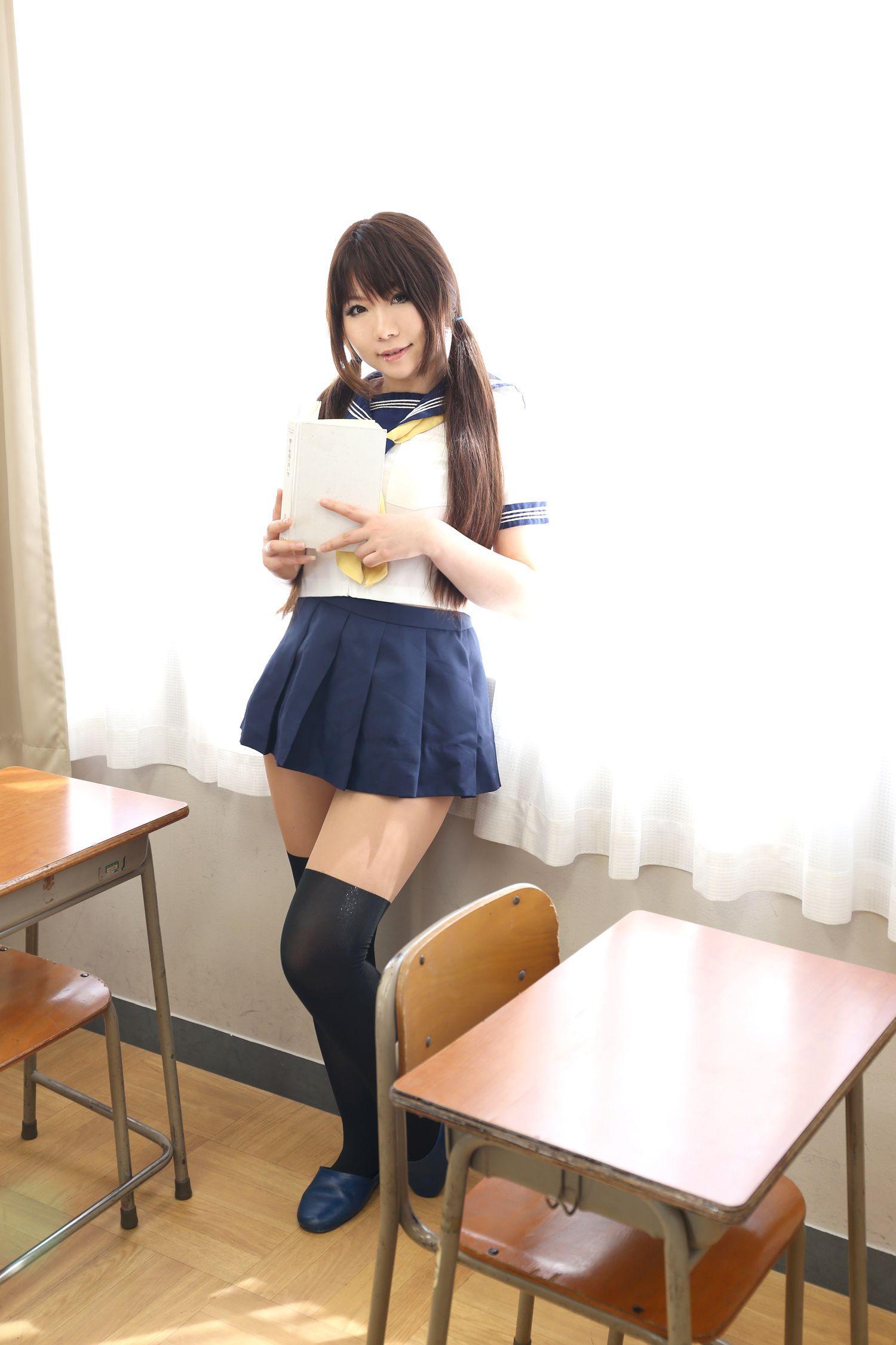 日暮玲(日暮りん) 《Stockings Tights School Girl Bunny Girl Policewoman》 写真集