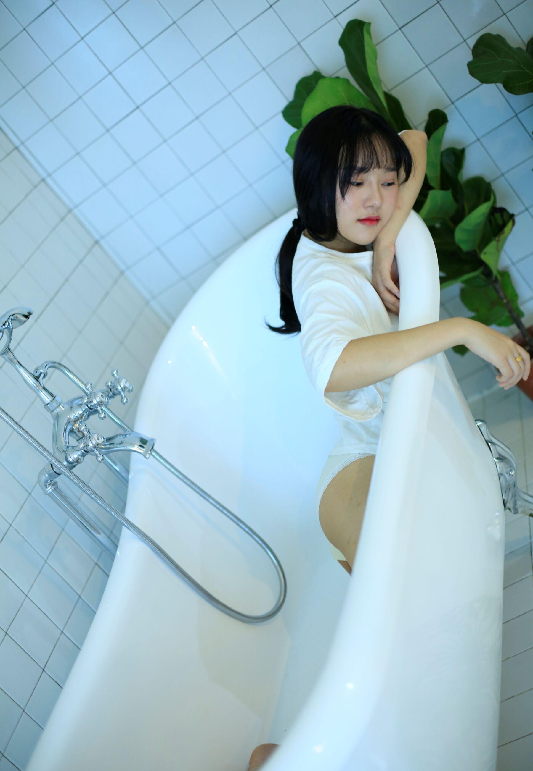 国模套图 素人私房流出(653)