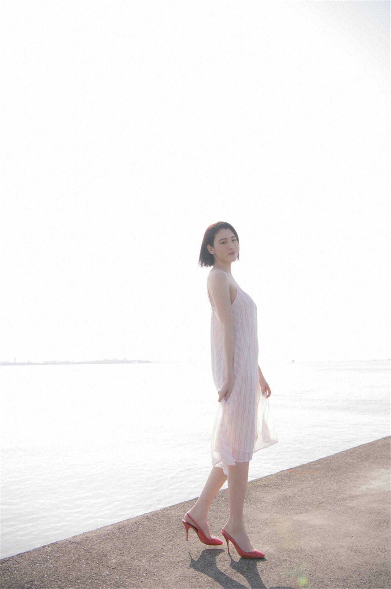 Ayaka Miyoshi 三吉彩花, デジタル写真集 「空をこえて」 Set.02(10)